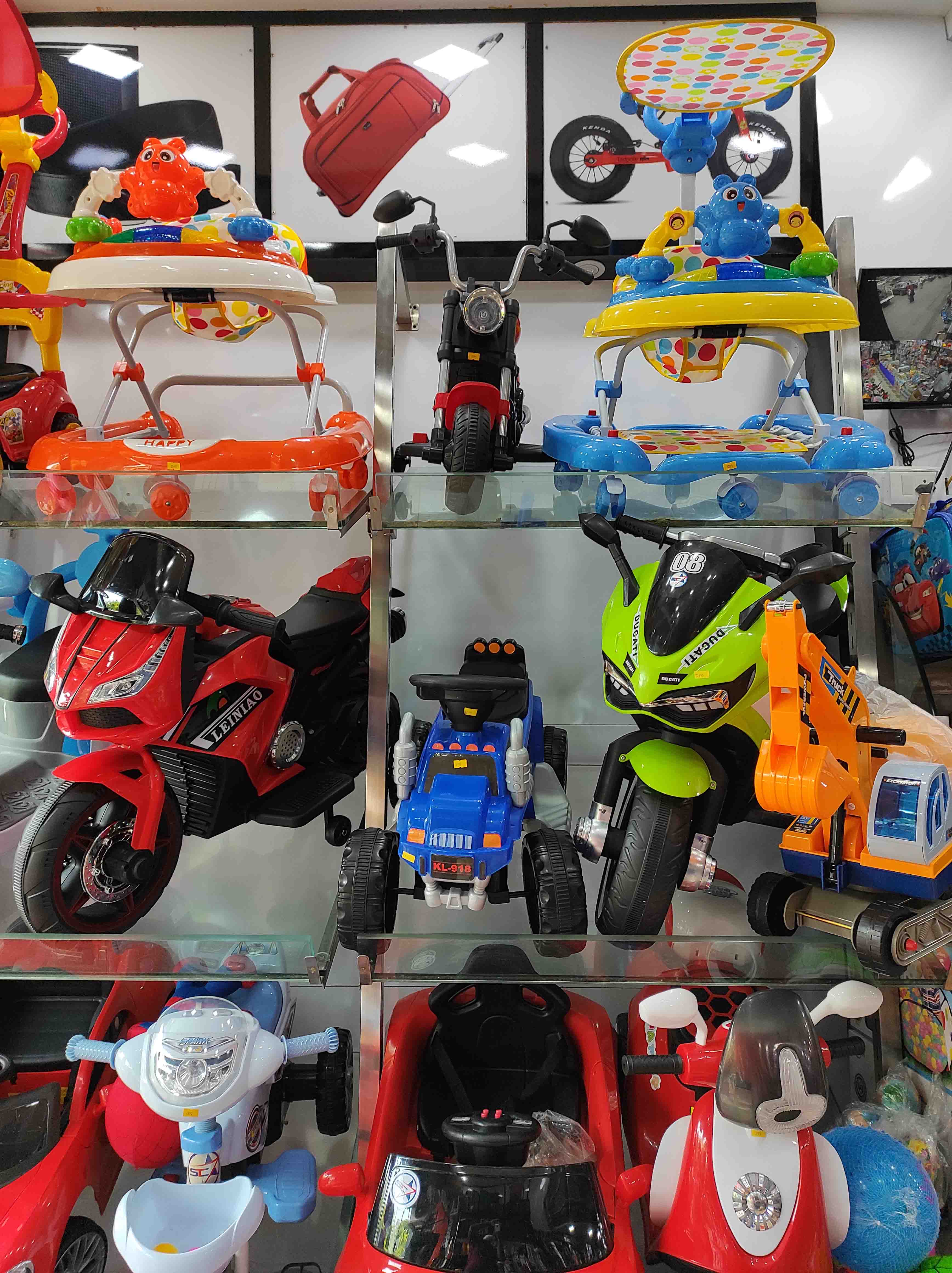 HONESTY-Luggages & More(BAGS & ELECTRONIC TOYS)