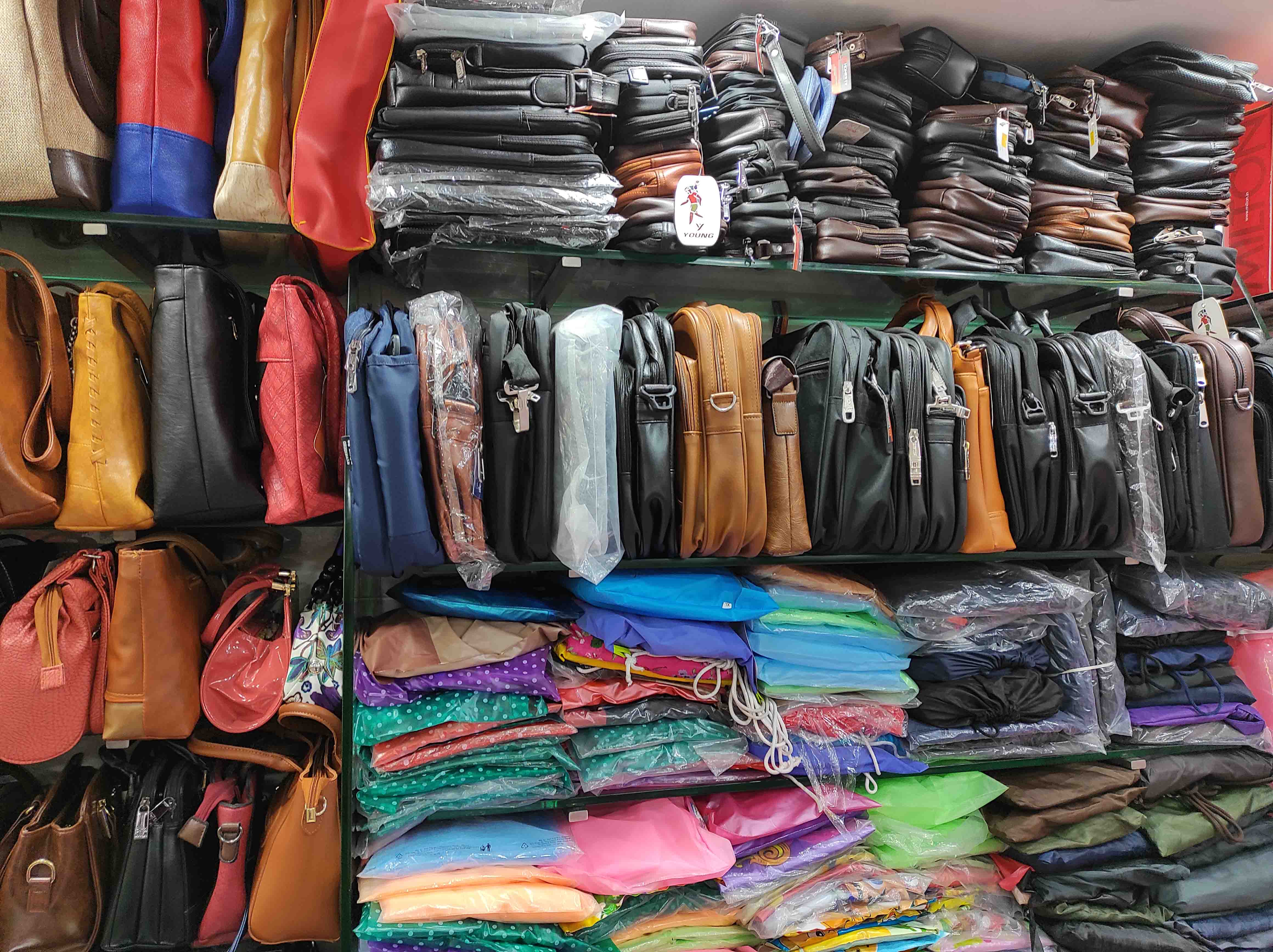 HONESTY-Luggages & More(BAGS & ELECTRONIC TOYS)